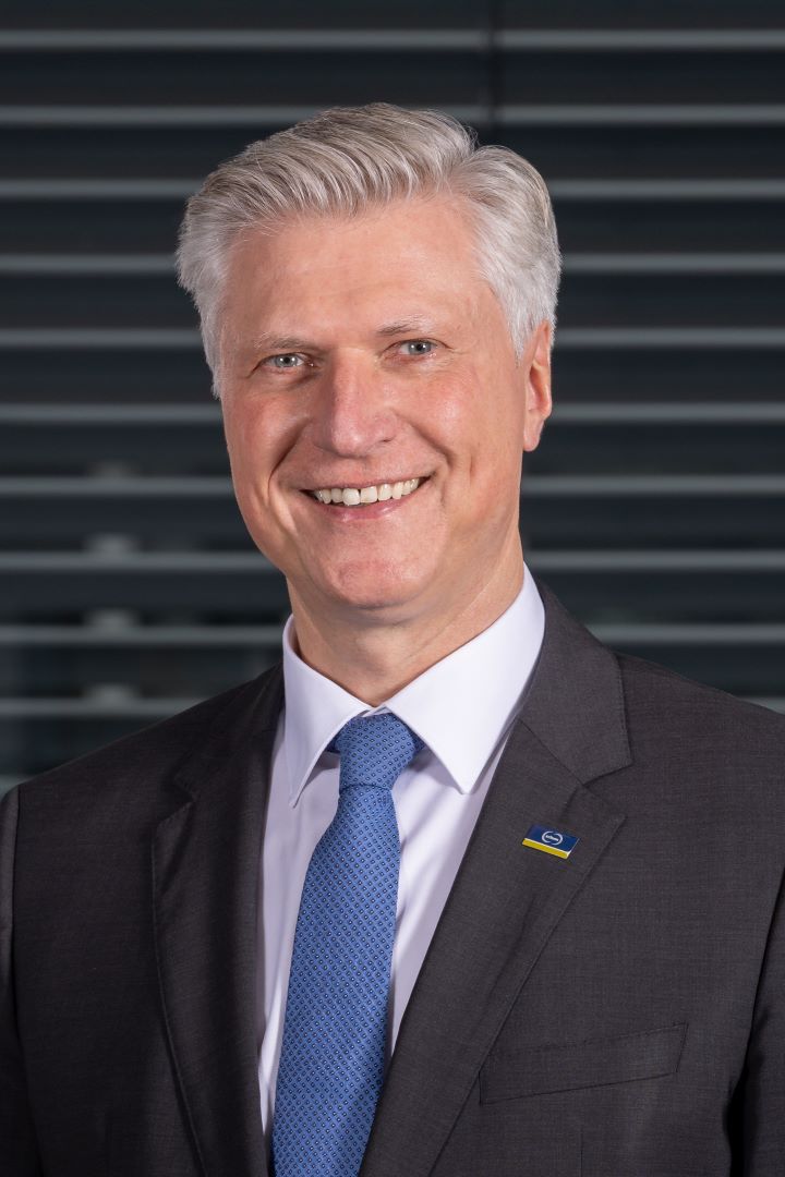 Peter R.  Manolopoulos