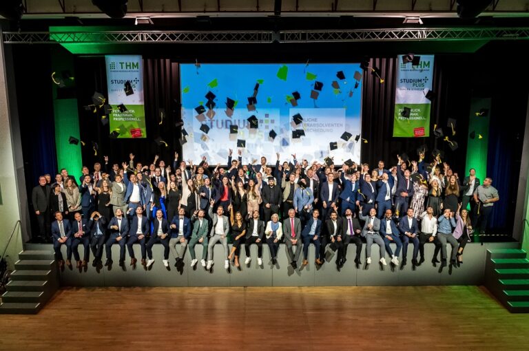 Gruppenfoto der Studierenden bei einer Veranstaltung.